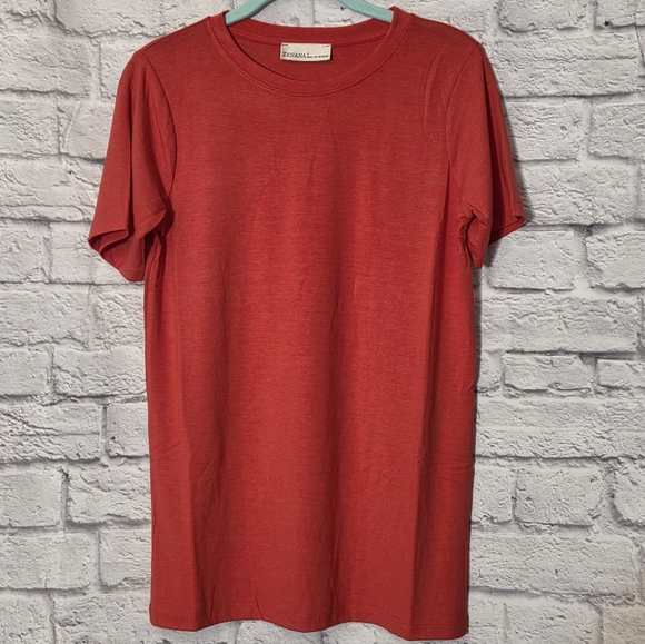NWOT Zenana Outfitters Round Neck Ruby Red Short Sleeve Top Tee - Picture 1 of 4